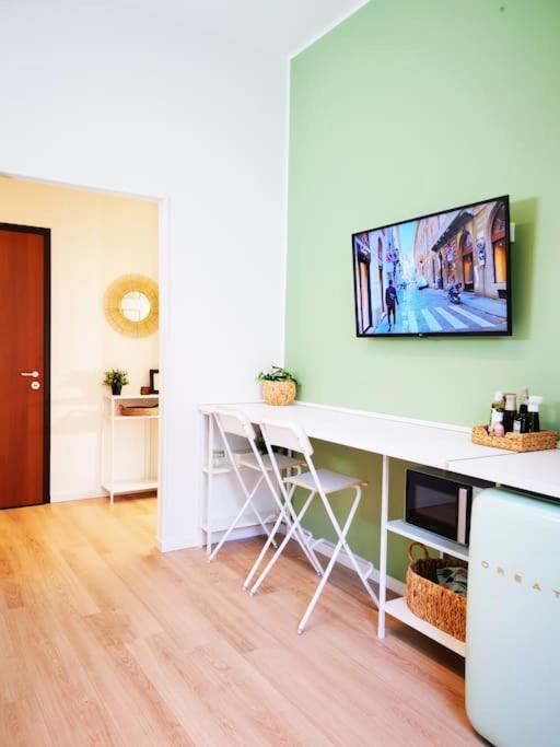 Sunny Flat 50 Meters From The Metro Apartman Milánó Kültér fotó