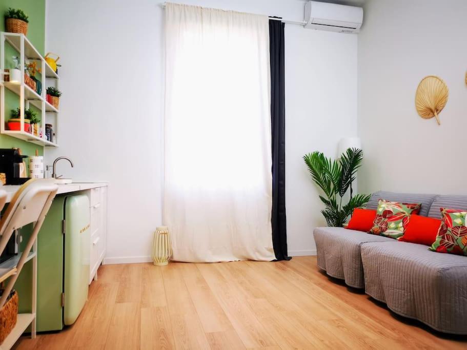 Sunny Flat 50 Meters From The Metro Apartman Milánó Kültér fotó