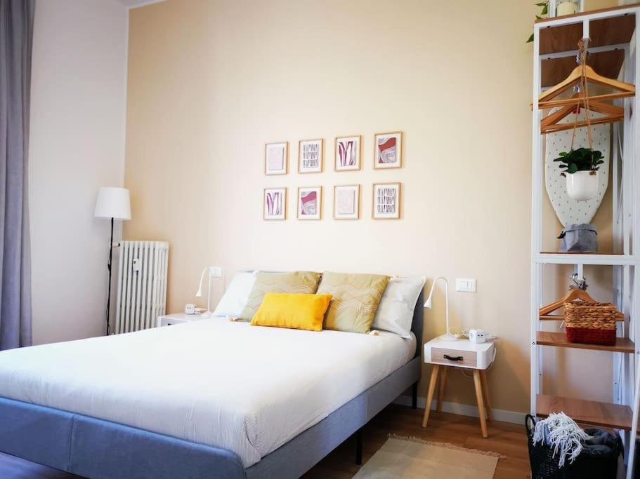 Sunny Flat 50 Meters From The Metro Apartman Milánó Kültér fotó