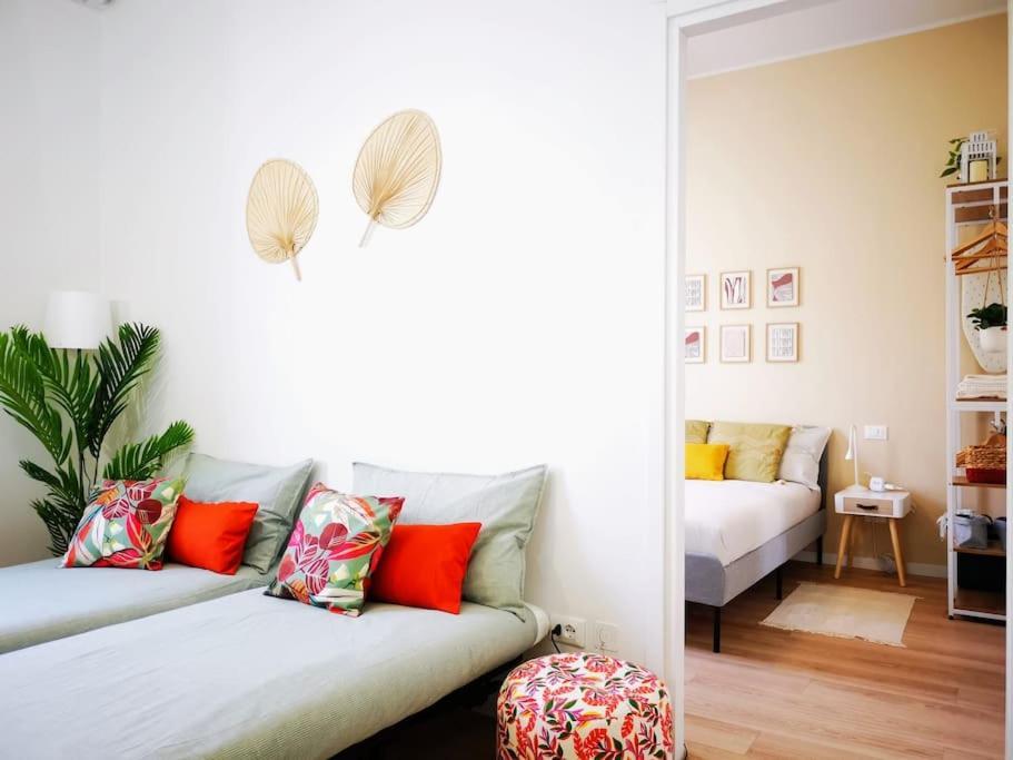 Sunny Flat 50 Meters From The Metro Apartman Milánó Kültér fotó